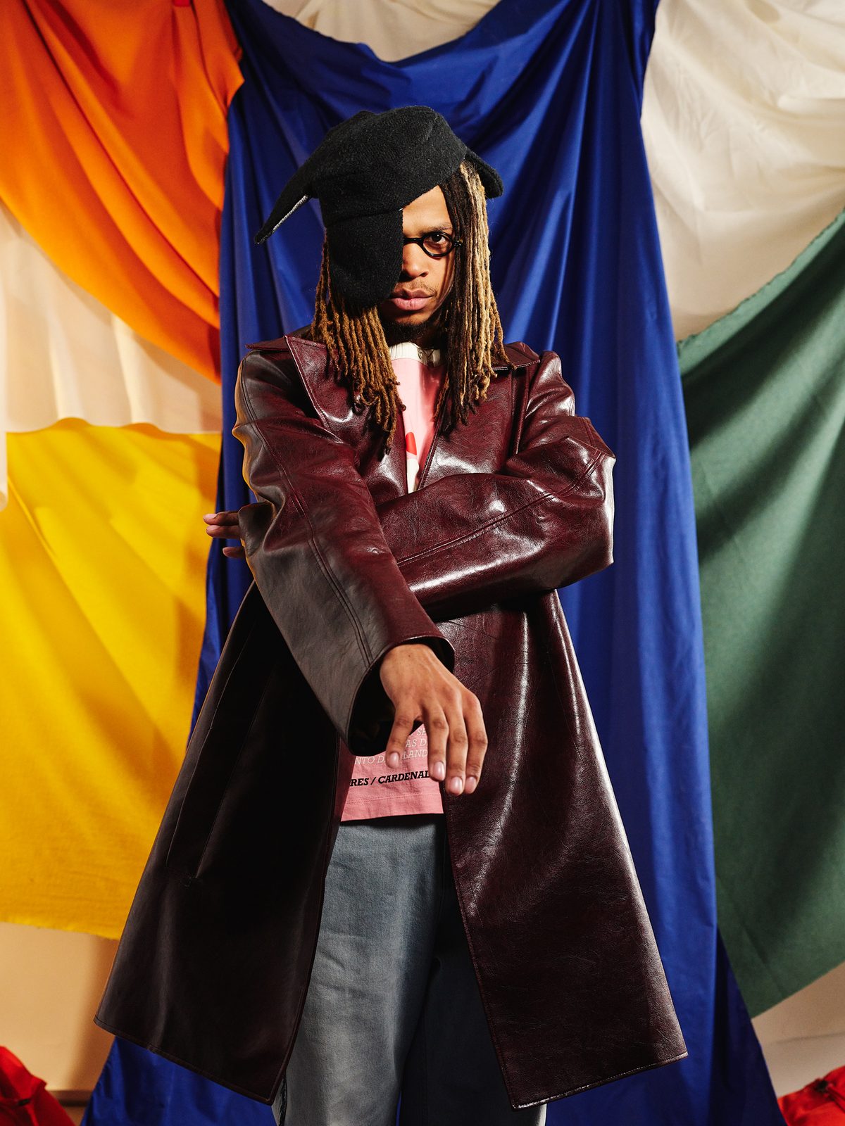 LeBlanc studio Pink Crisis T Shirt                                        @leblancstudios
Oyeleke Blue raw edge Jeans                                             @oyelekeofficial
LeBlanc Studio Hidden Crinkled Coat                                  @leblancstudios
